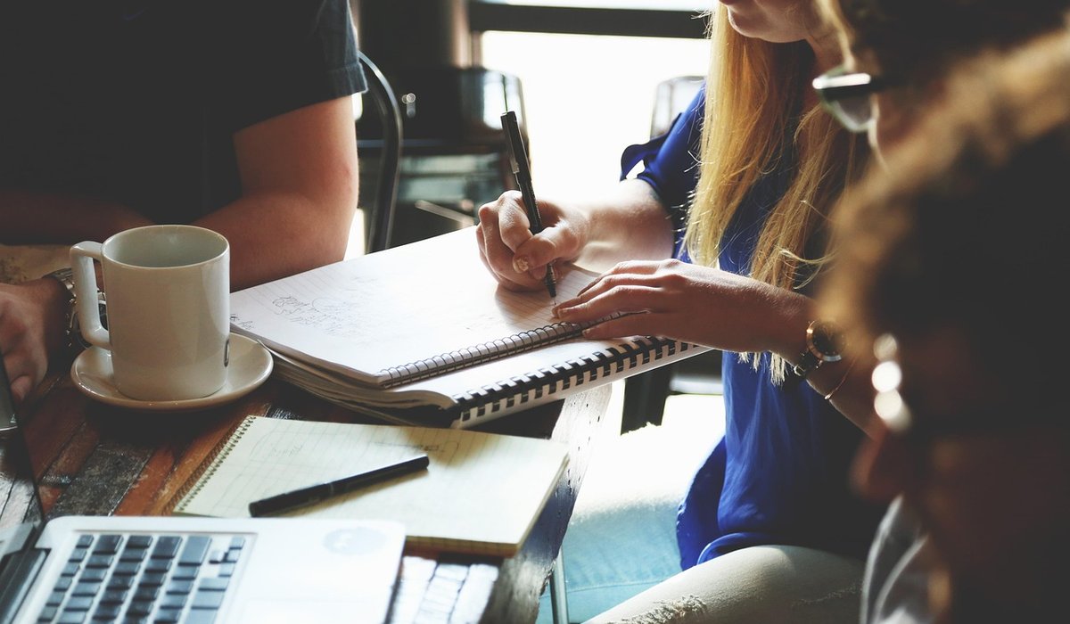 How to Find Low-Competition Keywords for Niche Services