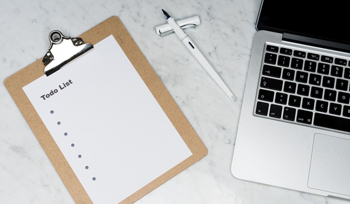 Linking Blog Posts to Service Pages Without Forcing It