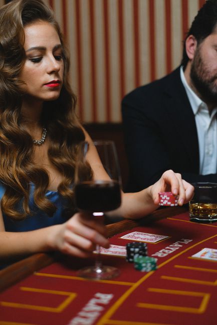 The Real Difference Between Casino Slots and Poker